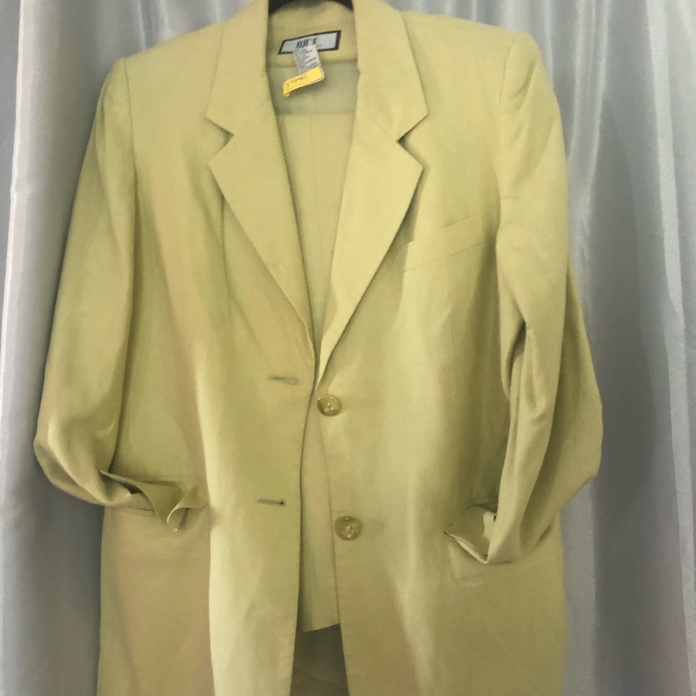 BICE lined pantsuit. Light mustard color like covershot. Dry cleaned.